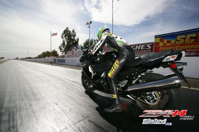 zx14com052
