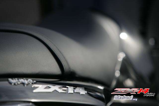 zx14com101