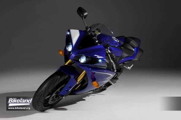 2009_YZF-R1_Bra_US_04