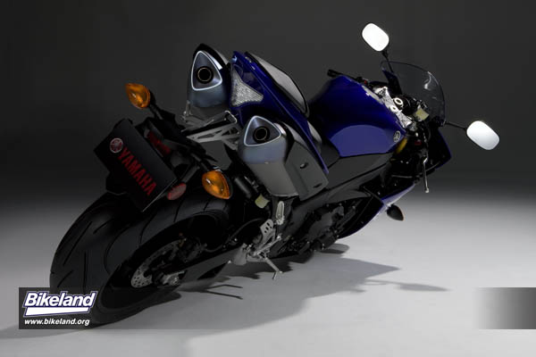 2009_YZF-R1_Bra_US_05
