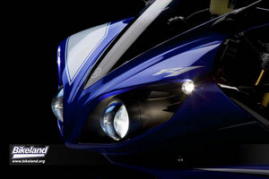 2009_YZF-R1_Bra_US_08
