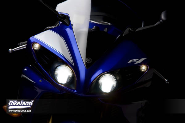 2009_YZF-R1_Bra_US_09