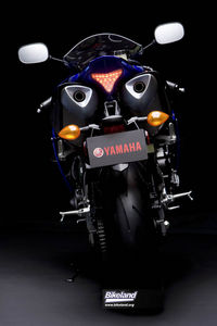 2009_YZF-R1_Bra_US_11
