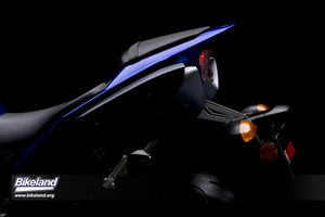 2009_YZF-R1_Bra_US_12