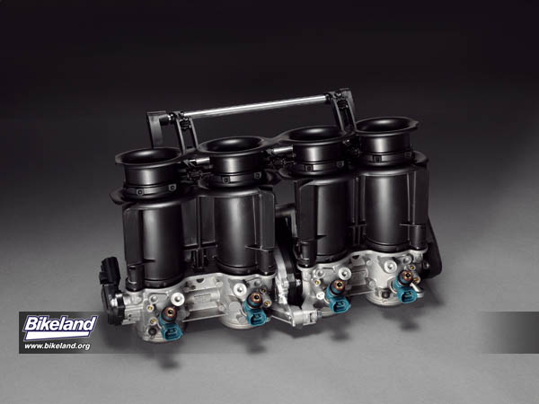 2009_YZF-R1_Fea_EUR_13