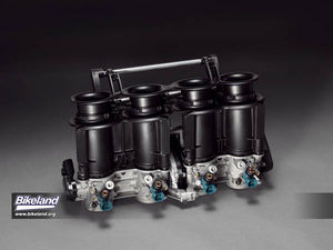 2009_YZF-R1_Fea_EUR_13