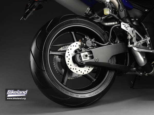 2009_YZF-R1_Fea_US_19